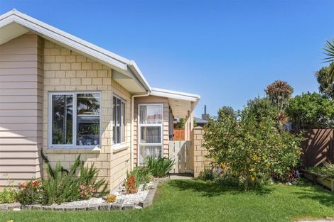 Photo of property in 30 Russell Street, Westport, 7825