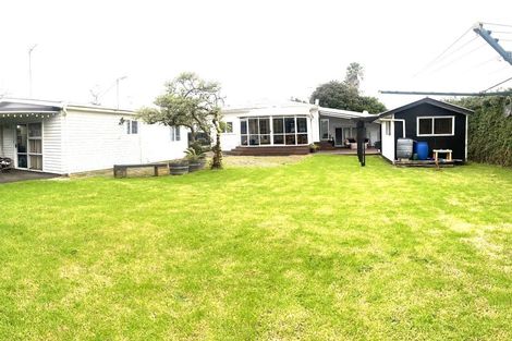 Photo of property in 14 Camp Road, Mount Wellington, Auckland, 1062