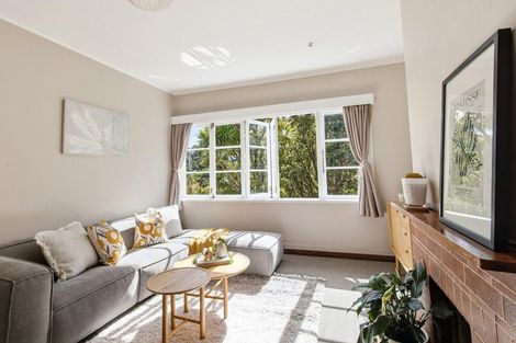 Photo of property in 16 Rodney Street, Northland, Wellington, 6012