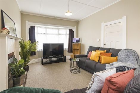 Photo of property in 28 Hair Street, Marton, 4710