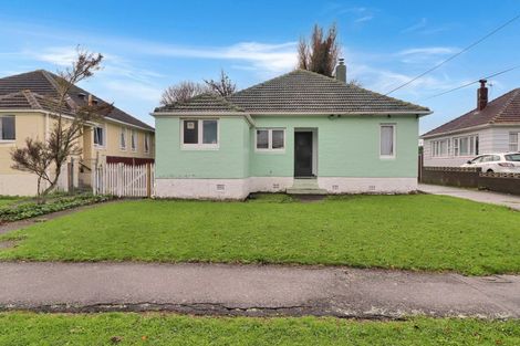 Photo of property in 15 Roberts Street, Epuni, Lower Hutt, 5011