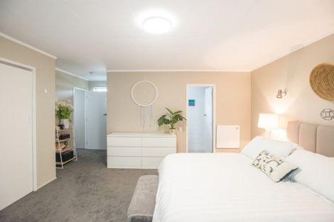 Photo of property in 57 Pacific Parade, Army Bay, Whangaparaoa, 0930