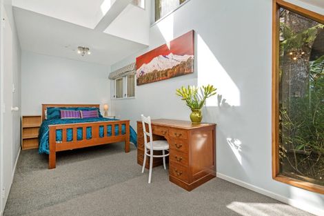 Photo of property in 3a Whiorau Grove, Lowry Bay, Lower Hutt, 5013