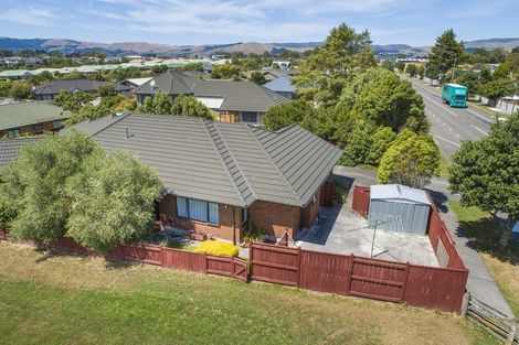 Photo of property in 97 Summerhill Drive, Fitzherbert, Palmerston North, 4410