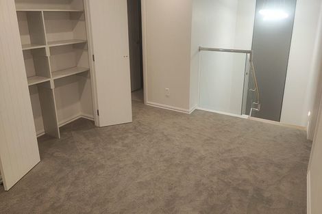 Photo of property in 2 Oakheart Way, Forrest Hill, Auckland, 0620