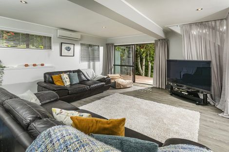 Photo of property in 5 Reynolds Place, Torbay, Auckland, 0630