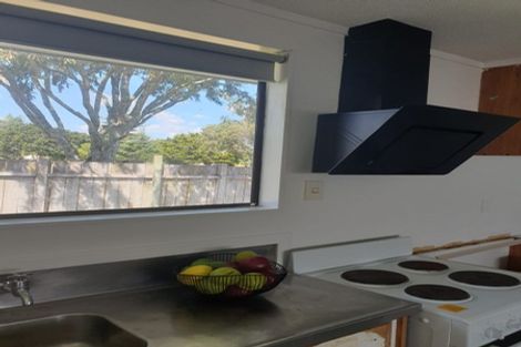 Photo of property in 2/5 Inca Place, Red Hill, Papakura, 2110