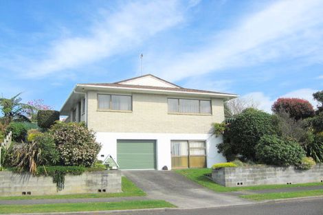 Photo of property in 21 Fairfax Terrace, Frankleigh Park, New Plymouth, 4310