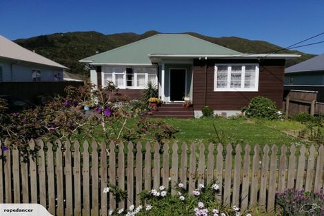 Photo of property in 15 Godley Street, Waterloo, Lower Hutt, 5011