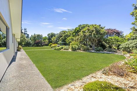 Photo of property in 424 Tararua Road, Levin, 5571