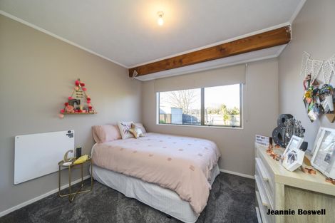 Photo of property in 34 Dahlstrom Grove, Kelvin Grove, Palmerston North, 4414