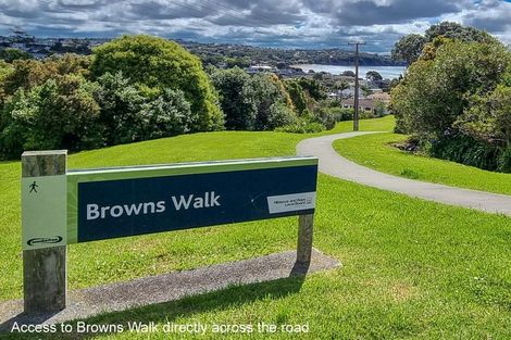 Photo of property in 1 Tindalls Bay Road, Tindalls Beach, Whangaparaoa, 0930