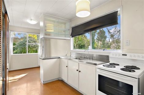 Photo of property in 5 Temuri Place, Glendene, Auckland, 0602