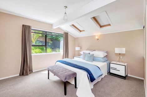 Photo of property in 1/31 Deverell Place, Northcross, Auckland, 0632