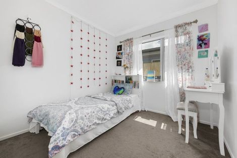 Photo of property in 13 Kapowai Boulevard, Takanini, 2112