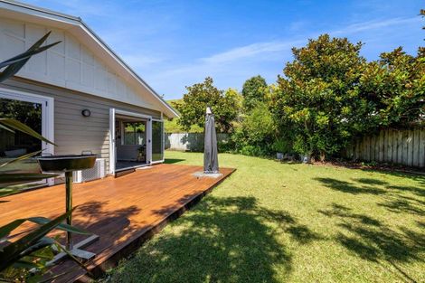 Photo of property in 15a Heta Road, Highlands Park, New Plymouth, 4312