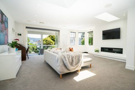 Photo of property in 60 Hawker Street, Mount Victoria, Wellington, 6011