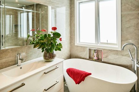 Photo of property in 14 Waitohu Road, York Bay, Lower Hutt, 5013