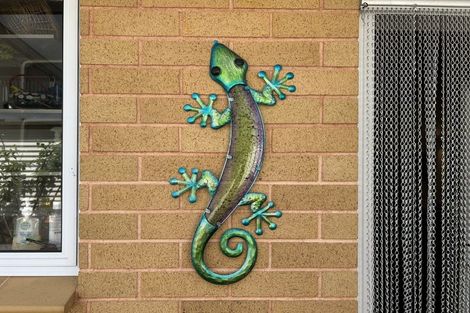 Photo of property in 49 Kakariki Grove, Waikanae, 5036