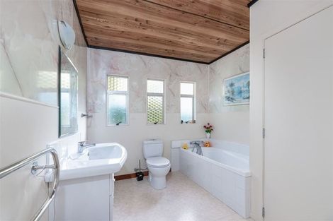 Photo of property in 4/89a Royal Road, Massey, Auckland, 0614