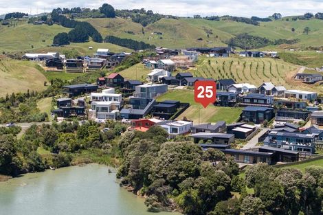 Photo of property in 25 Omahina Street, Raglan, 3225