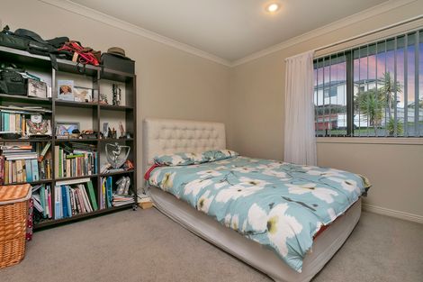 Photo of property in 8 Archer Rayner Place, Greenhithe, Auckland, 0632