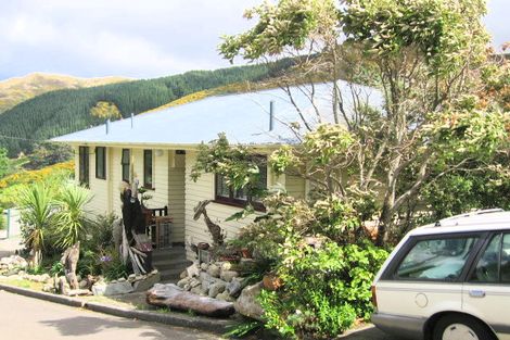 Photo of property in 6 Amos Way, Kingston, Wellington, 6021