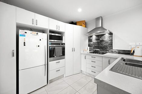 Photo of property in 22 Ladeira Place, Fitzroy, Hamilton, 3206