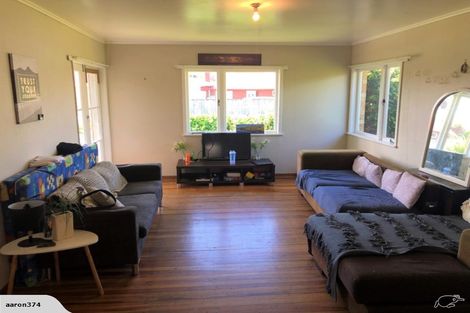 Photo of property in 1 Snead Place, Hamilton East, Hamilton, 3216