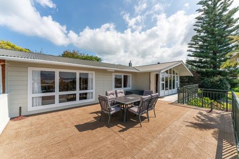 Photo of property in 8 Earle Place, Acacia Bay, Taupo, 3330