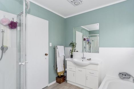 Photo of property in 10 Victory Street, Welcome Bay, Tauranga, 3112