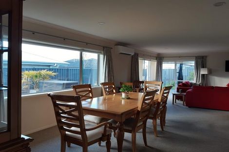 Photo of property in 33 Whakatomo Place, Havelock North, 4130