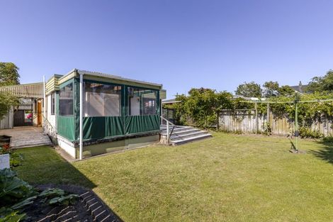 Photo of property in 5 Seddon Street, Westown, New Plymouth, 4310