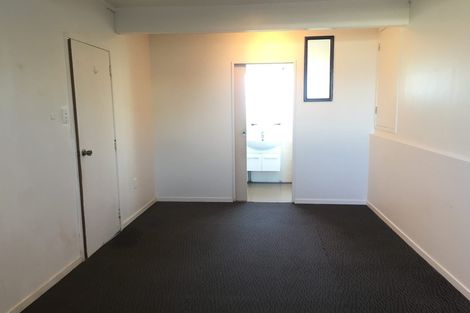 Photo of property in 15 Hauraki Crescent, Pinehill, Auckland, 0632