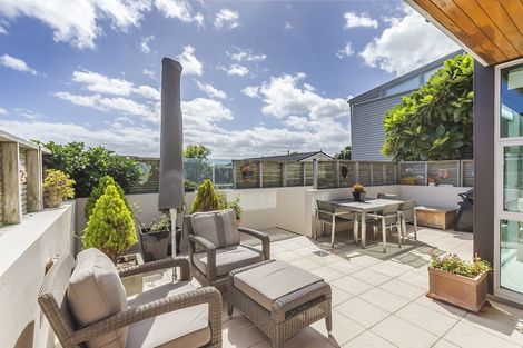 Photo of property in 36 Mantell Street, Seatoun, Wellington, 6022