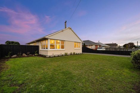 Photo of property in 102 Carisbrooke Street, Aranui, Christchurch, 8061