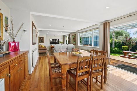 Photo of property in 53 Govett Avenue, Frankleigh Park, New Plymouth, 4310