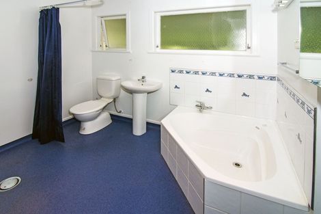 Photo of property in 8 Hughan Place, Carterton, 5713