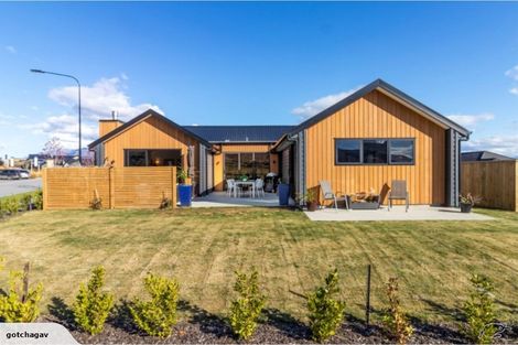 Photo of property in 17 Bannister Street, Jacks Point, Queenstown, 9371