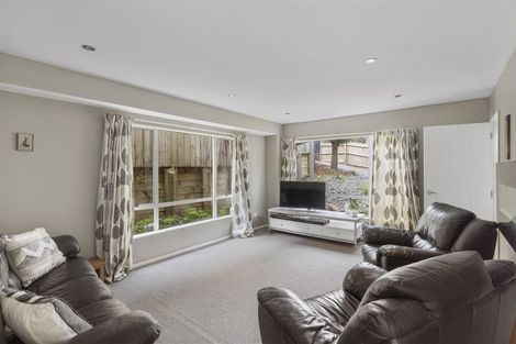 Photo of property in 21a Pavola Grove, Glenfield, Auckland, 0629