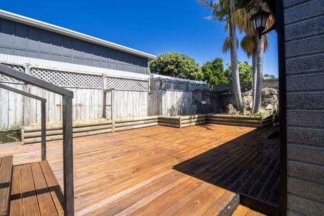 Photo of property in 30 Pioneer Road, Moturoa, New Plymouth, 4310