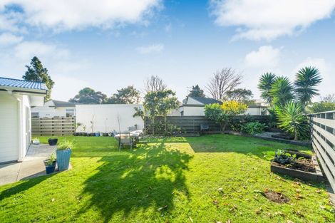 Photo of property in 17 Anaru Place, Awapuni, Palmerston North, 4412