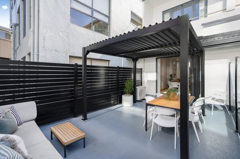 Photo of property in 1/11 Courtenay Place, Te Aro, Wellington, 6011