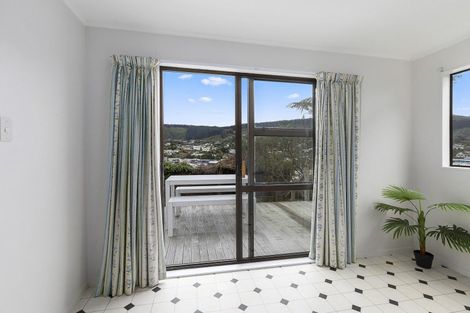 Photo of property in 19a Tawa Terrace, Tawa, Wellington, 5028