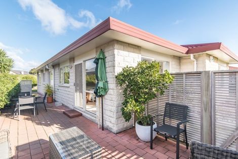 Photo of property in 19 Sunburst Court, Paraparaumu Beach, Paraparaumu, 5032
