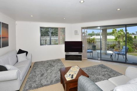 Photo of property in 19 Barbados Way, One Tree Point, 0118