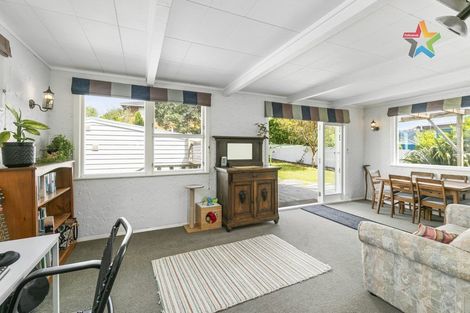 Photo of property in 9 Cedar Street, Maungaraki, Lower Hutt, 5010