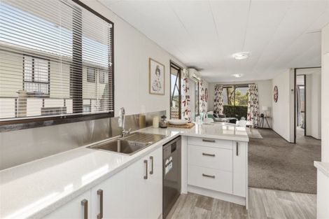 Photo of property in 2 Mcmanaway Grove, Stokes Valley, Lower Hutt, 5019