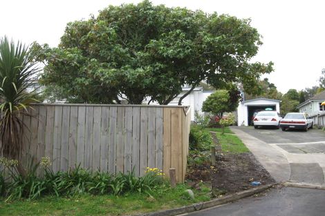 Photo of property in 3 Rakopi Drive, Newlands, Wellington, 6037