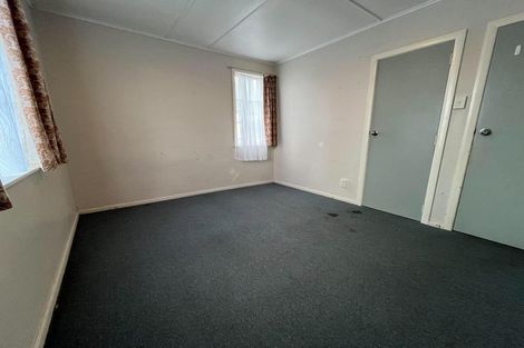 Photo of property in 18 Goldsmith Crescent, Levin, 5510